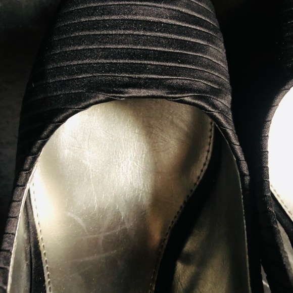 BCBG PARIS size 10 black classic open toe satin platform pump NIB - Picture 7 of 10